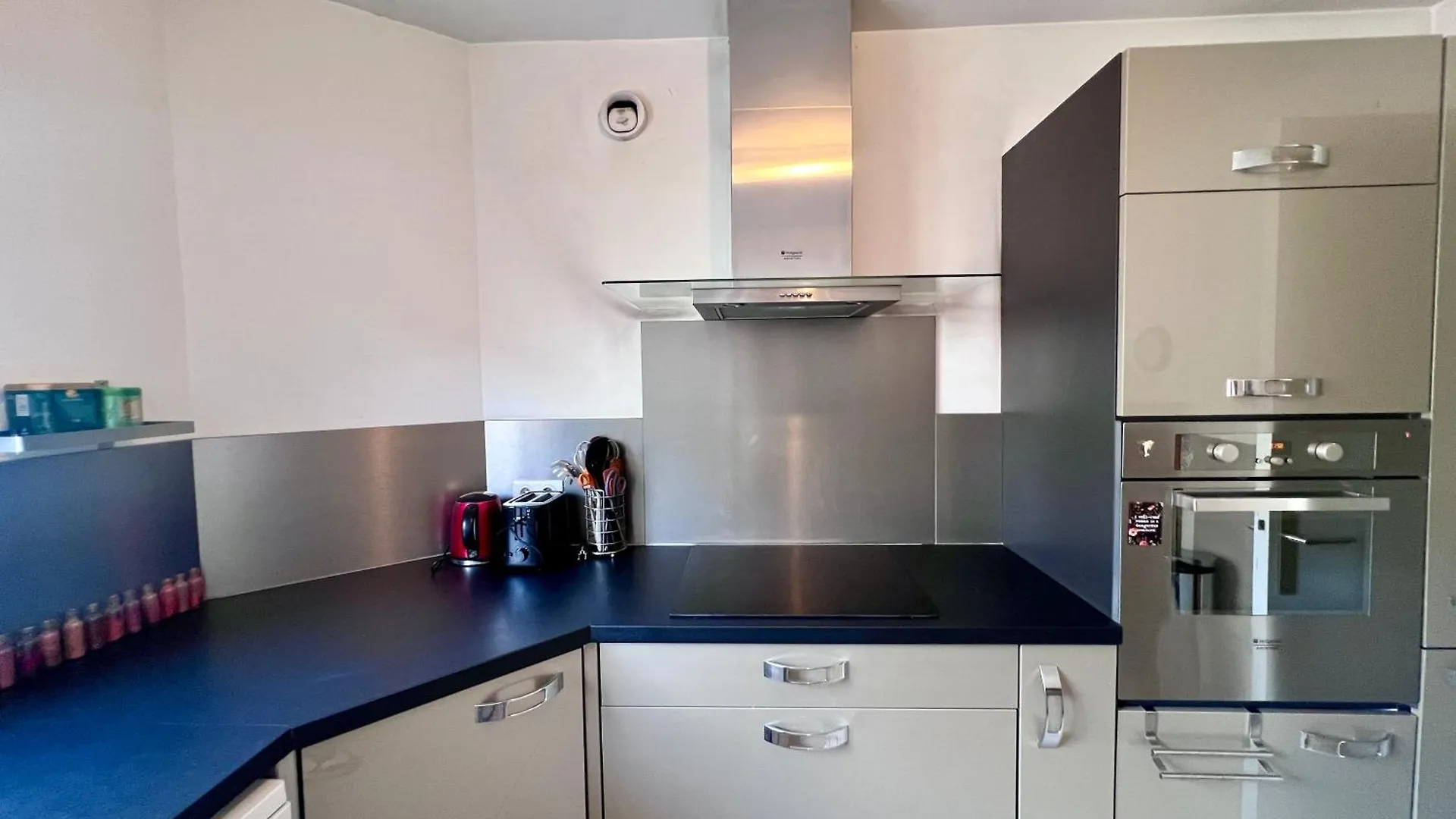Appartement 2 Chambres, En Bord De Mer Toulon 0*,  France
